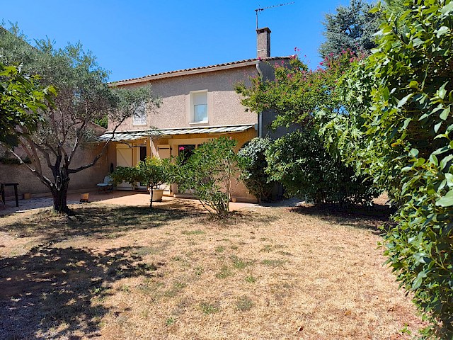 Maison Les Angles 5 pièce(s)  99 m2 - jardin