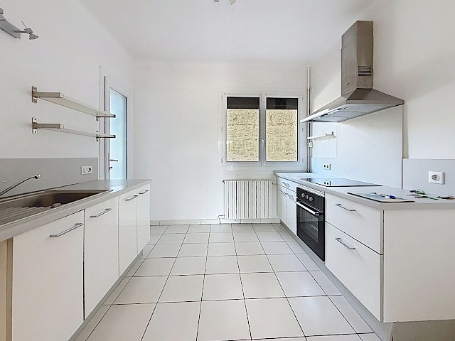 Appartement Les Angles 4 pièces  2 chambres 92 m2 La Pinède