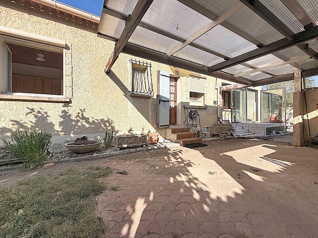 LES ANGLES MAISON DE PLAIN-PIED AVEC TERRAIN DE 845 m²
