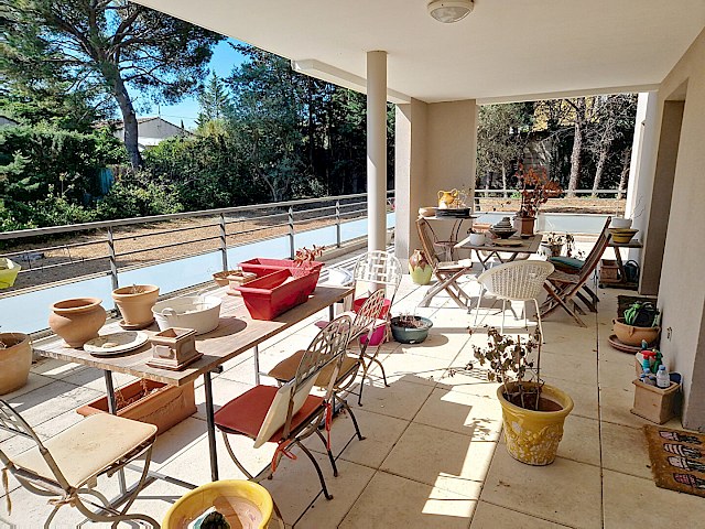 Appartement Les Angles 2 pièce(s) 70 m2, terrasse de 54 m², garage et parking.