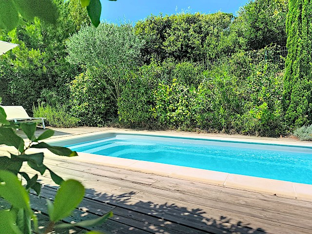 Bien d'exception aux portes d'Avignon -  Vue dégagée -126 m2 - Piscine