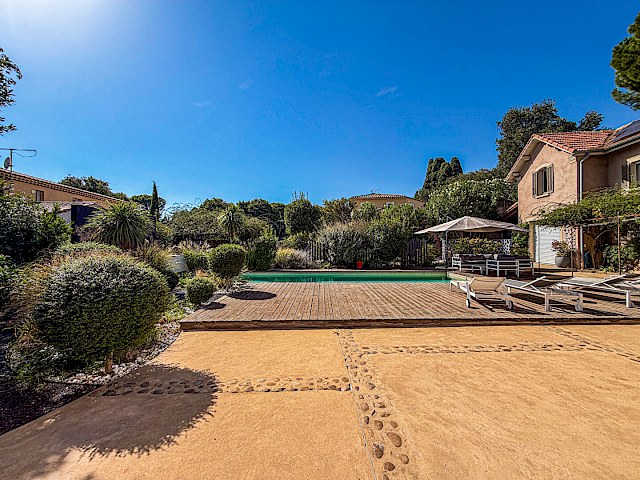 Maison Villeneuve Les Avignon 5 pièce(s) 264 m2
