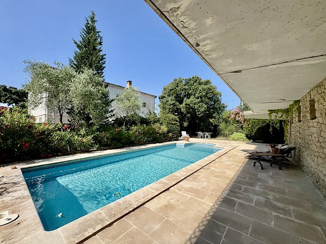 Maison Villeneuve Les Avignon 6 pièce(s) 219.50 m2