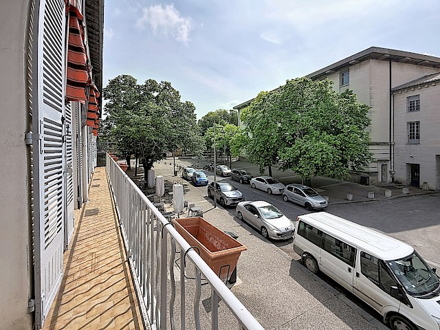 Appartement Avignon 6 pièce(s) 121 m2