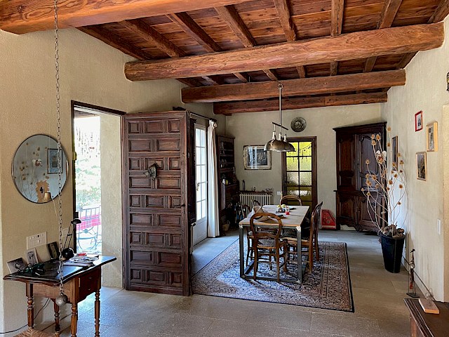 Maison Villeneuve Les Avignon 5 pièce(s) 175 m2 suer 1088 m² de terrain avec piscine