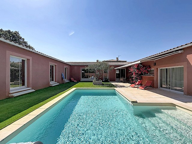 Villa contemporaine  193 m² sur parcelle arborée de 800 m²