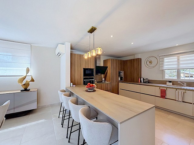 Villa contemporaine  193 m² sur parcelle arborée de 800 m²