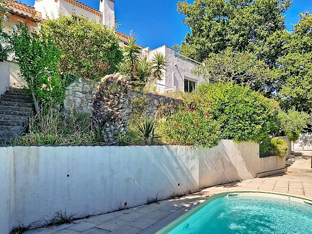 Maison Les Angles 5 pièce(s) 165 m2 plus garage sur 747 m² de terrain avec piscine, vue exceptionnelle