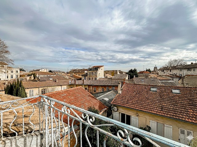 Avignon Intra muros - Maison 9 pièce(s) 250 m2 avec jardin - Studios indépendants - 1 place de parking