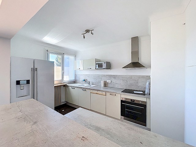 Appartement Villeneuve Les Avignon 3 pièce(s) 85 m2 avec garage et cave