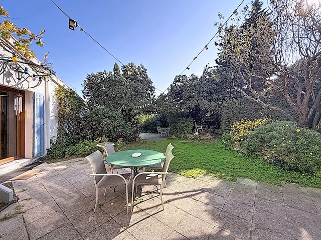 Spacieuse Maison Familliale à Villeneuve Les Avignon 163 m2 T2 Indépendant