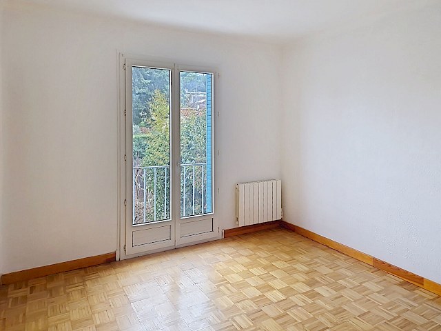 Proche centre historique Appartement Villeneuve Les Avignon 4 pièce(s) 76.15 m2 plus balcon et cave de 30 m².