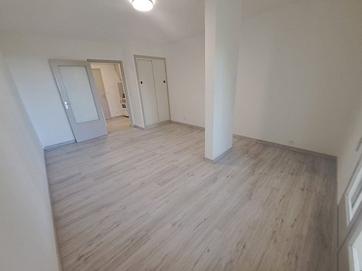 Location Appartement Villeneuve Les Avignon 1 pièces 25.37 m² - Photo 2