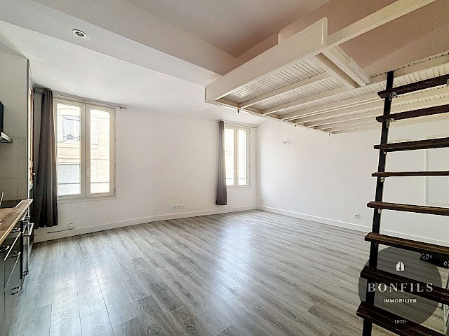 A LOUER AVIGNON INTRAMUROS (84000) : Studio avec mezzanine climatisé - non meublé