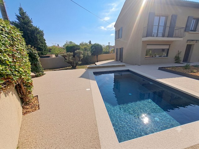 NOUVEAU    MEUBLEE   À LOUER  Superbe Villa Rénovée avec Piscine &amp; Prestations Haut de Gamme
