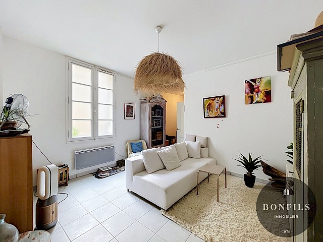 A LOUER AVIGNON RUE JOSEPH VERNET (84000) : T3 avec garage - calme - résidence récente