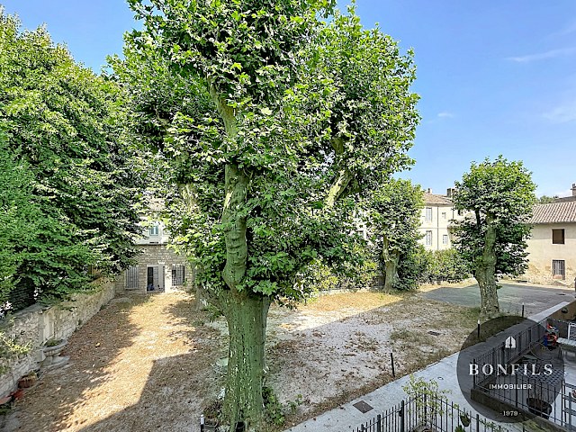 A LOUER AVIGNON RUE JOSEPH VERNET (84000) : T3 avec garage - calme - résidence récente !