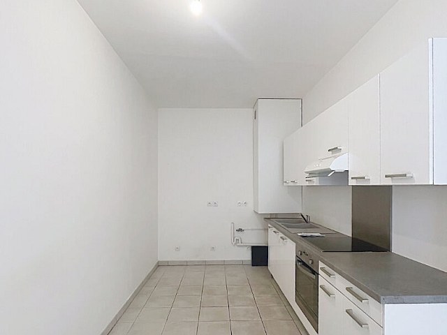 A LOUER AVIGNON RUE JOSEPH VERNET (84000) : T3 avec garage - calme - résidence récente