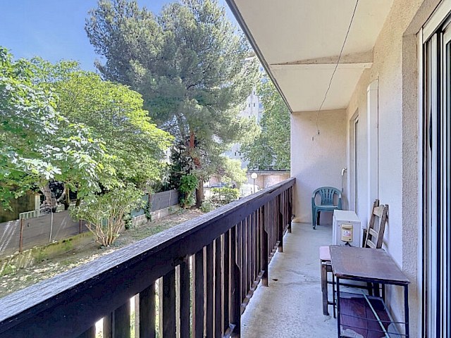 A LOUER AVIGNON EXTRAMUROS - SECTEUR CROISIERE : T3 meublé - climatisé - balcon - parking