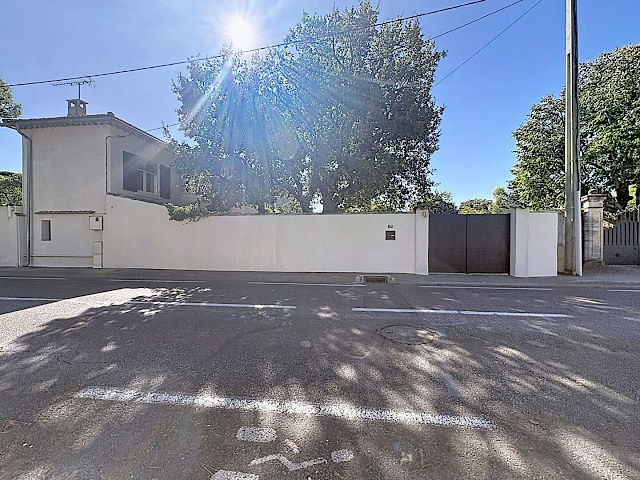 Maison Villeneuve Les Avignon 5 pièce(s) 104 m2
