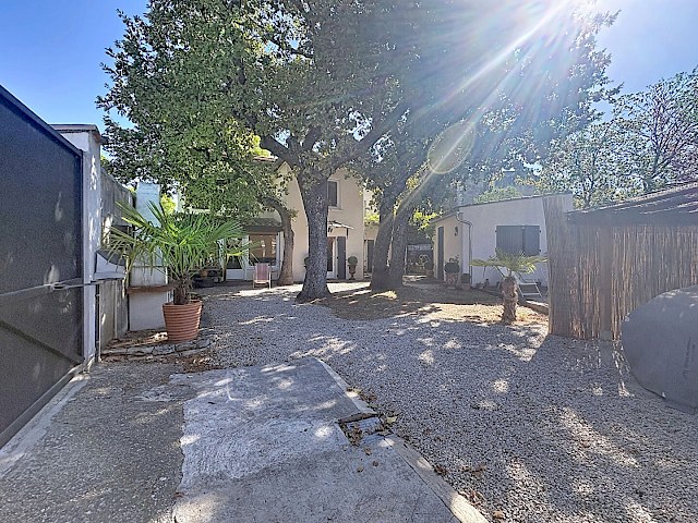 Maison Villeneuve Les Avignon 5 pièce(s) 104 m2