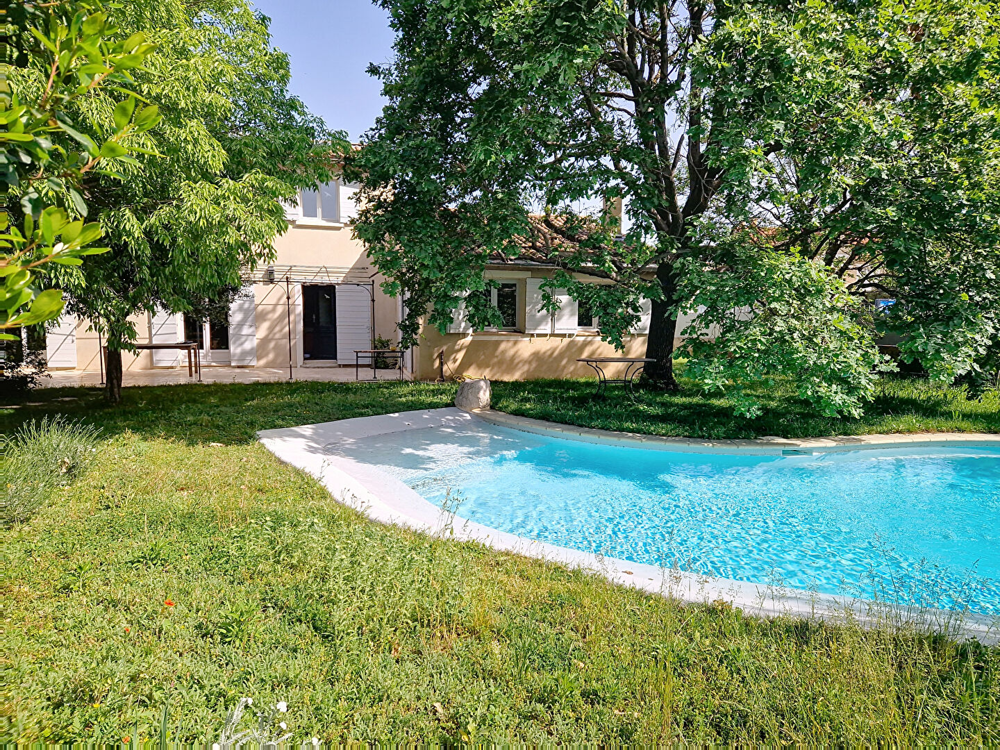 Vente Maison Villeneuve Les Avignon 7 pièces 177 m² - Photo principale