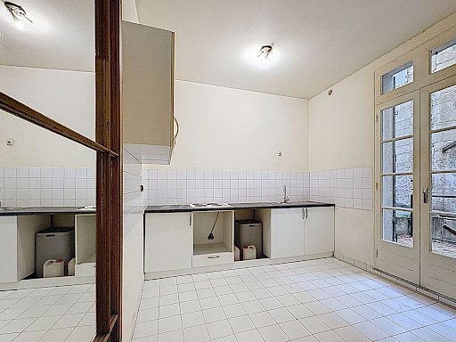 Location Appartement Avignon 4 pièces 106.12 m² - Photo 4