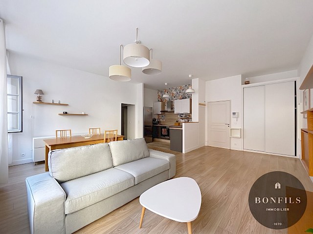 A LOUER AVIGNON (84000) intra-muros : charmant T3 meublé - terrasse - calme et lumineux !