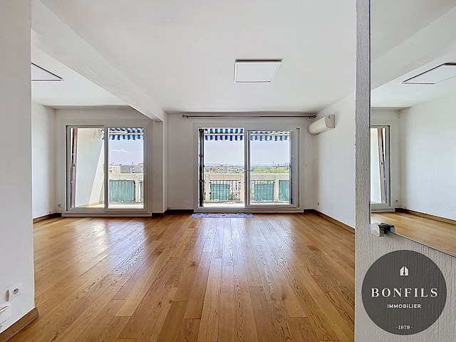 A LOUER AVIGNON EXTRA MUROS (84000) - PREMIÈRE CEINTURE - T3 vide - Ascenseur - Terrasse - Parking