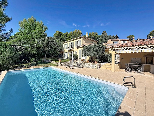 Maison Villeneuve Les Avignon 5 pièce(s) 162 m2 piscine garage double