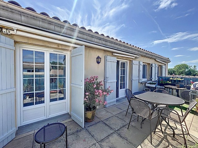 A VENDRE AVIGNON (84000) EXTRA-MUROS : T3 dernier étage ascenseur, terrasse, cave et stationnement !