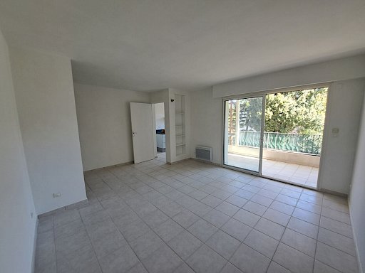 Location Appartement Villeneuve Les Avignon 3 pièces 55.37 m² - Photo 3