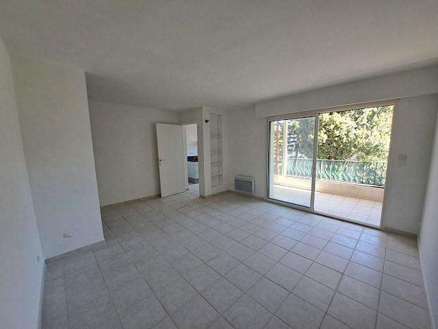 Appartement Villeneuve Les Avignon 3 pièce(s) 55.37 m2 - Terrasse - Garage