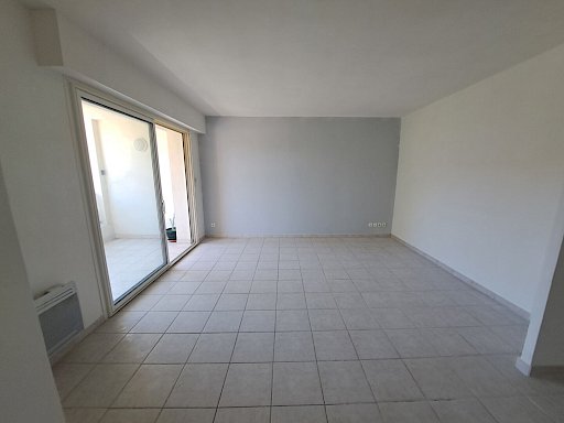 Location Appartement Villeneuve Les Avignon 3 pièces 55.37 m² - Photo 4