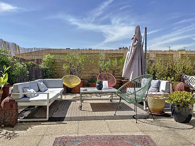 Appartement Avignon 5 pièces, dernier étage, ascenseur, terrasse, garage possible
