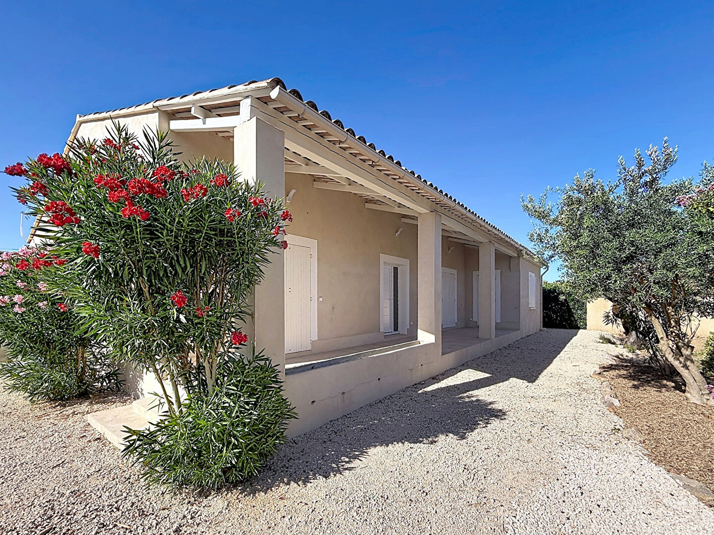 Achat Maison Entraigues Sur La Sorgue 7 pièces 218 m² - Photo principale