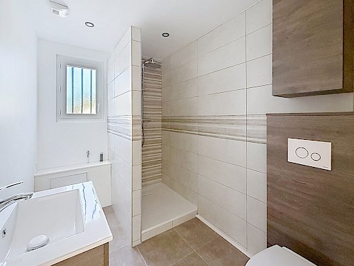 Achat Maison Entraigues Sur La Sorgue 7 pièces 218 m² - Photo 9