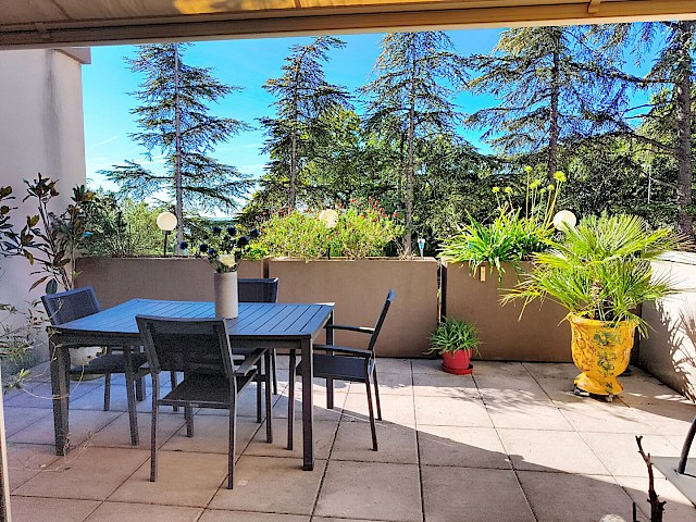 LES SONGES DE POLIPHILE - SUPERBE TYPE 3 TERRASSE - GARAGE-PARKING