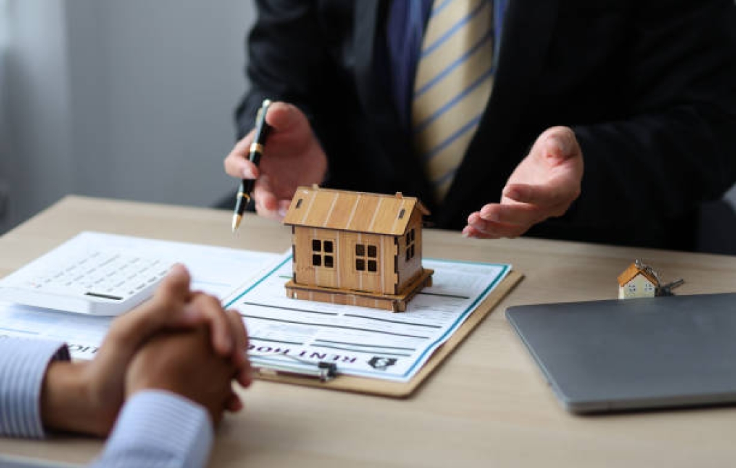 Attorneys are giving advice on real estate law. Signing real estate agreements, buying-selling, renting and mortgages.